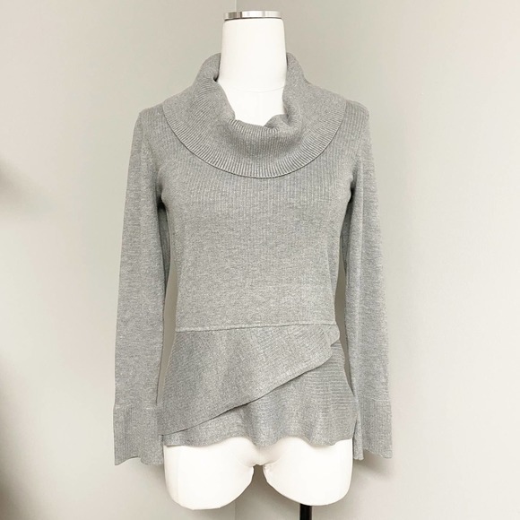 White House Black Market Grey Ribbed Cowl Neck Sweater Asymmetrical Waist Medium - Picture 1 of 11